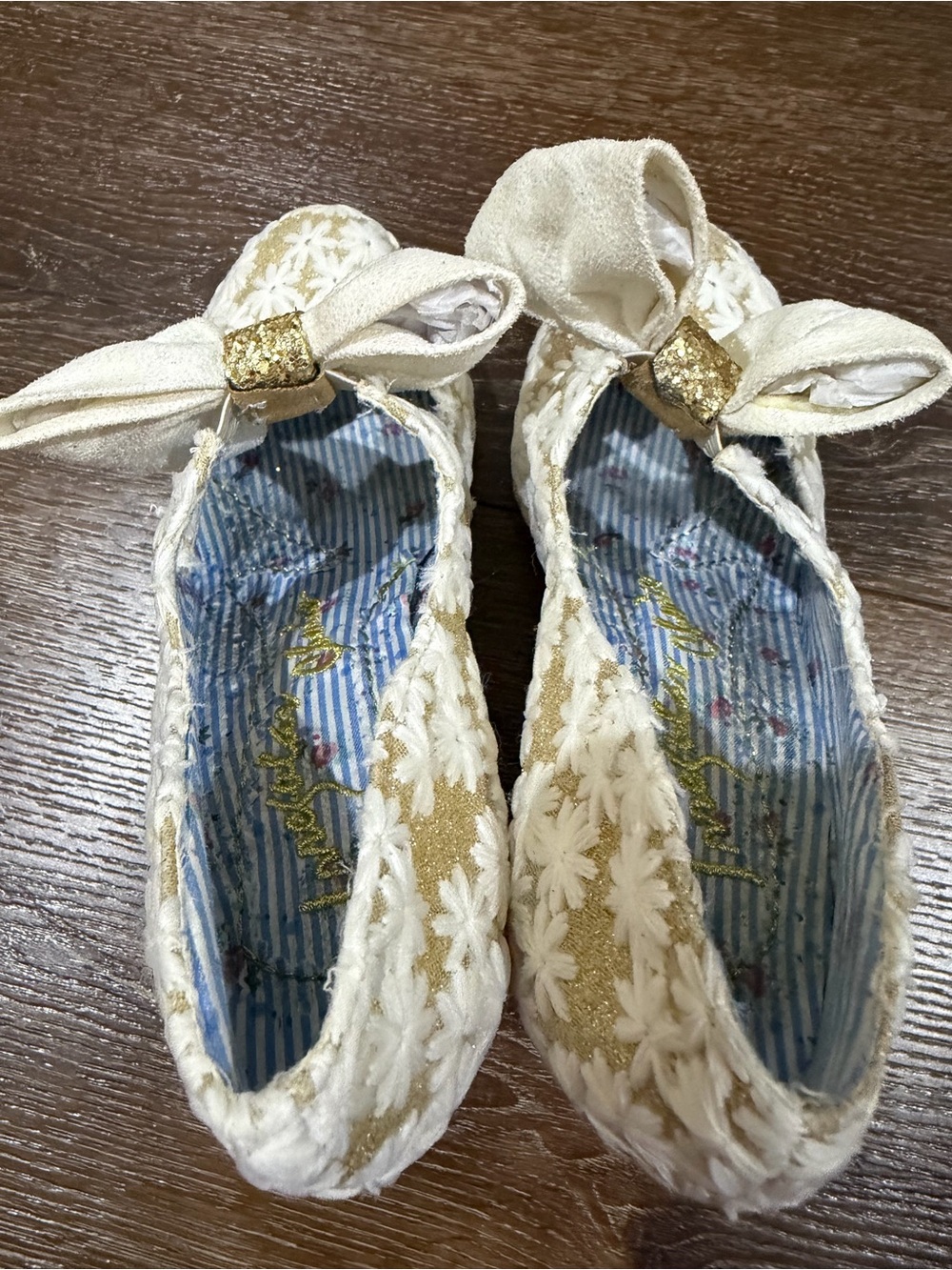 Irregular Choice Windsor Cream & Gold Floral Lace Heels w/ Bow Accent size 38/7 - Picture 4 of 15